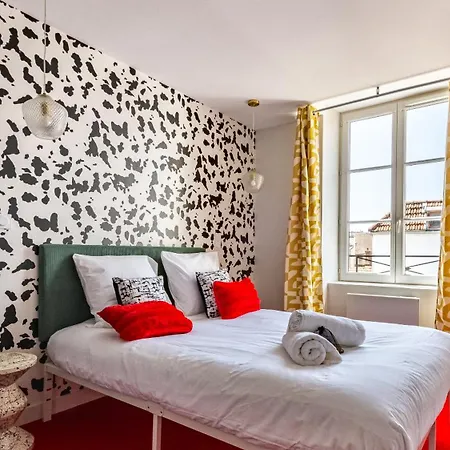 Pop Aparthotel 3*