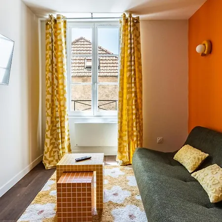 Pop Aparthotel 3*