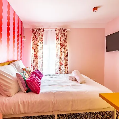 Pop Aparthotel