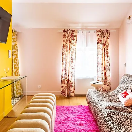 Pop Aparthotel 3*