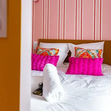 Pop Aparthotel 3*