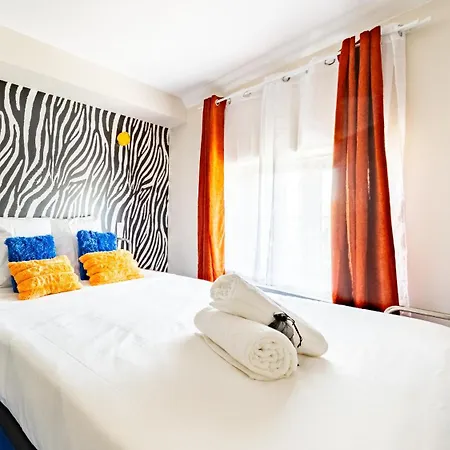 Pop Aparthotel 3*